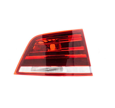 Feu arrière intérieur sur malle côté chauffeur