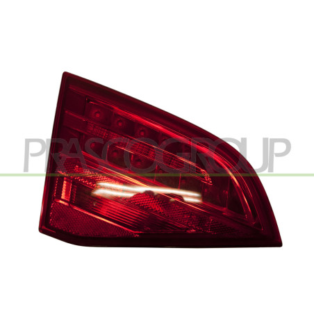 Feu arrière sur hayon côté chauffeur