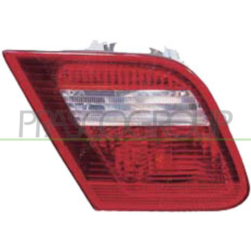 Feu arrière sur hayon côté chauffeur