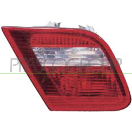Feu arrière sur hayon côté chauffeur
