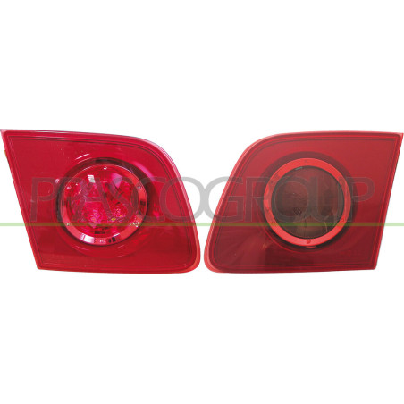 Feu arrière sur hayon côté chauffeur